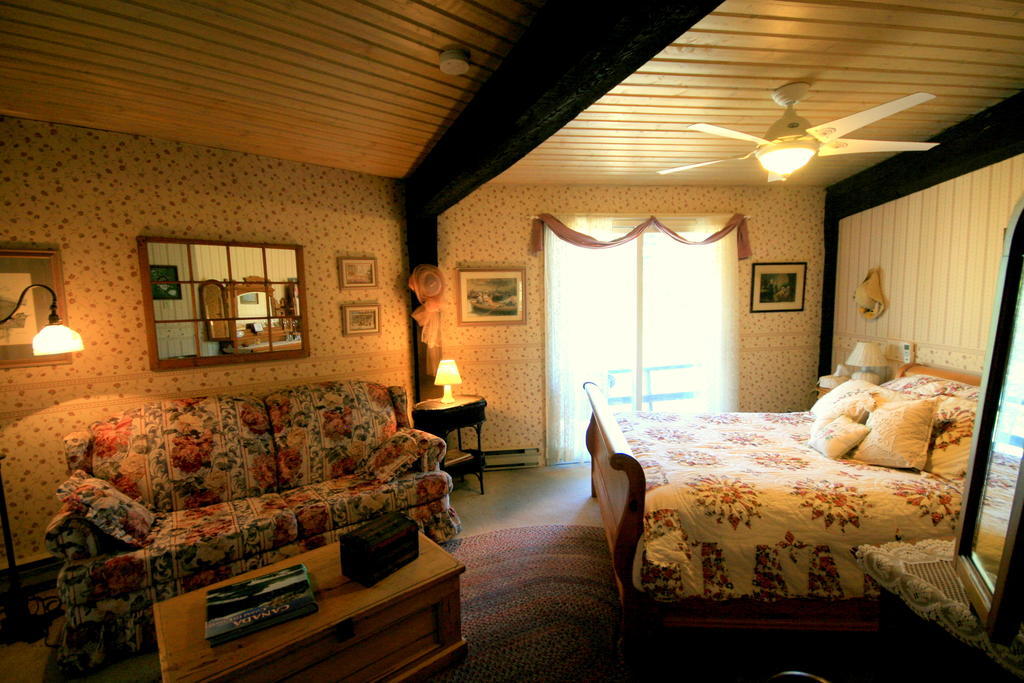 Stouffermill Bed & Breakfast Algonquin Highlands Eksteriør bilde