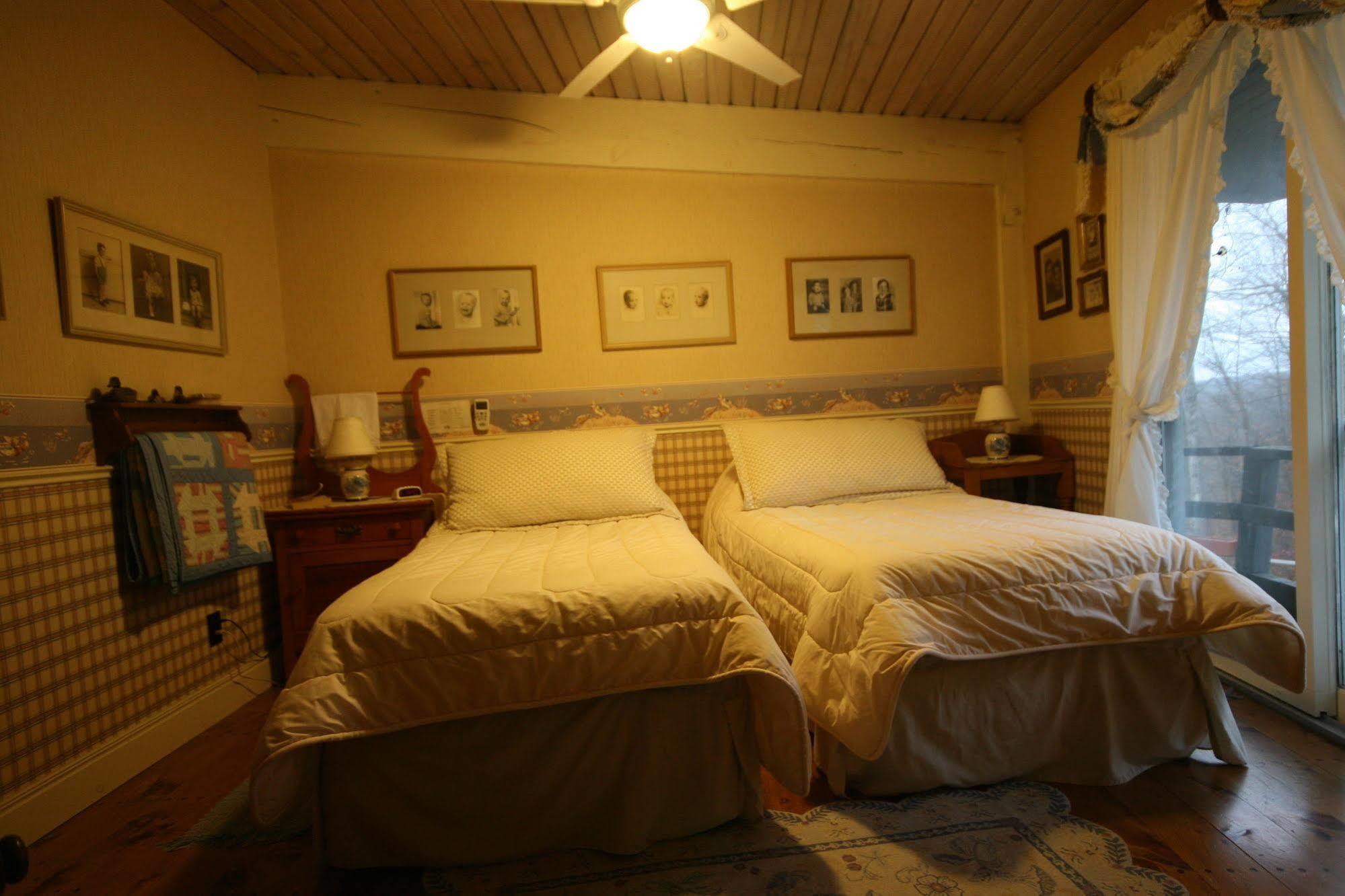 Stouffermill Bed & Breakfast Algonquin Highlands Eksteriør bilde