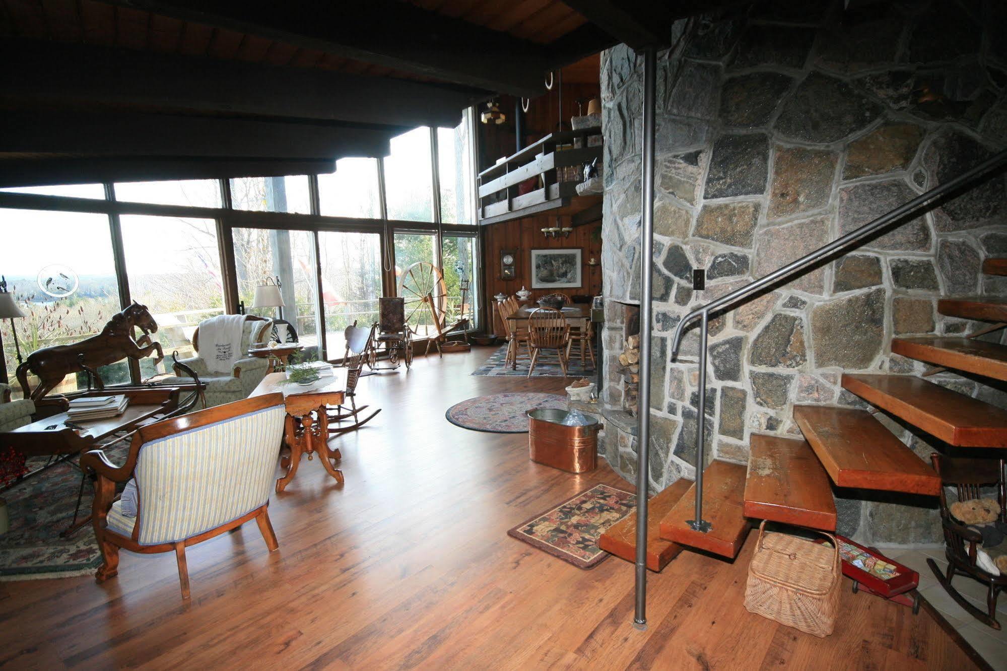 Stouffermill Bed & Breakfast Algonquin Highlands Eksteriør bilde